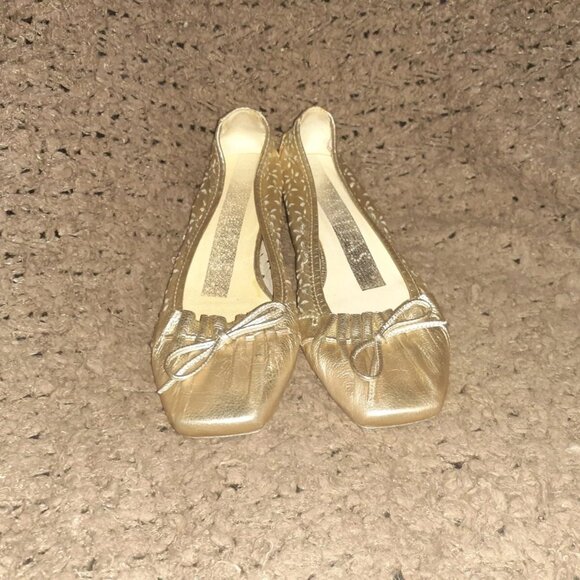 HISPANITAS-Gold Leather-Laser Cut-Out Flower-Pleated Square Toe-Sz 37-NWOB - Picture 3 of 7